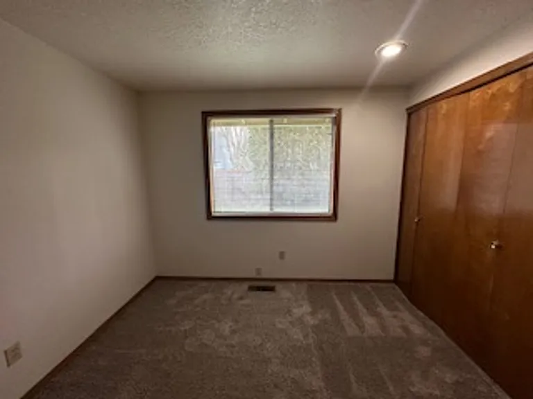 16265 NW Lyndel Ln — Photo 9