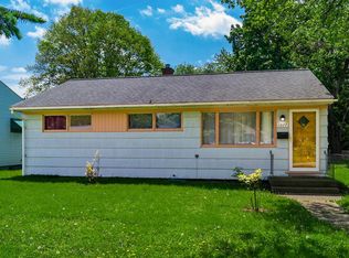 1077 Carolyn Ave, Columbus, OH 43224