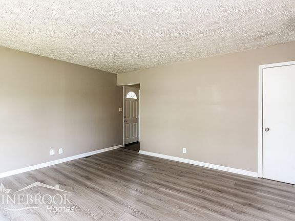 3rd image of 4944 Katherine Dr