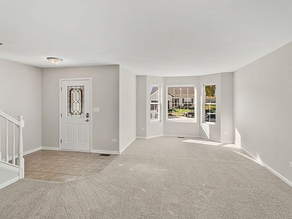 3rd image of 2279 Crescent St