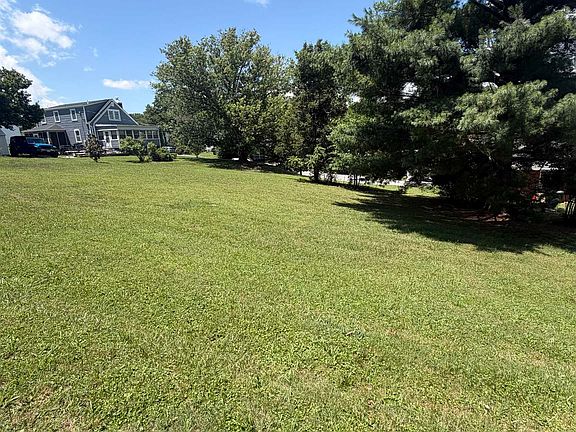 5th image of 623 D St