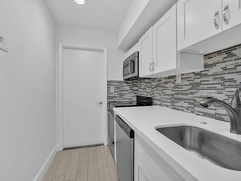 6878 Entrada Pl — Photo 10