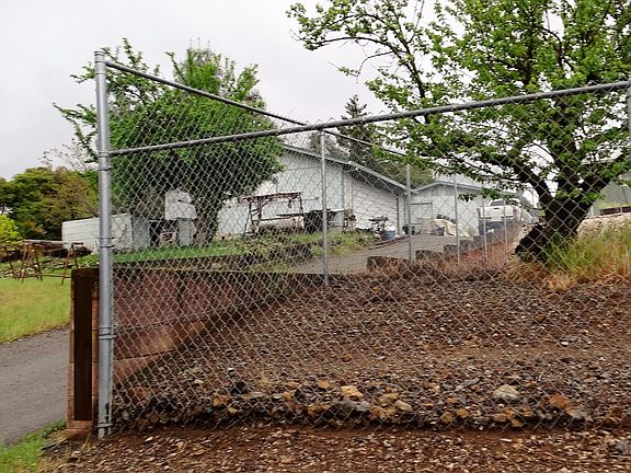 4th image of 13445 Santa Clara Ave