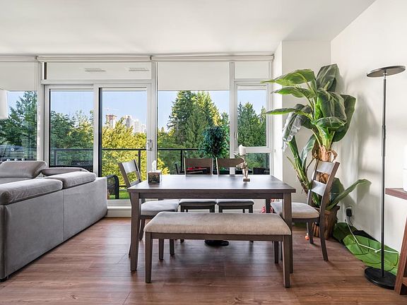 5th image of 585 Austin Ave #701