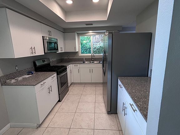 4th image of 44447 San Carlos Ave #B