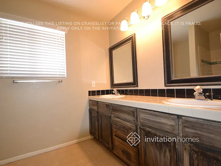 1629 Palmae Way — Photo 6