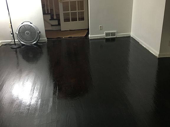 2nd image of 14890 Rosemont Ave