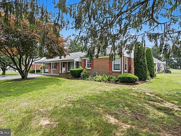 2nd image of 113 Grant Dr