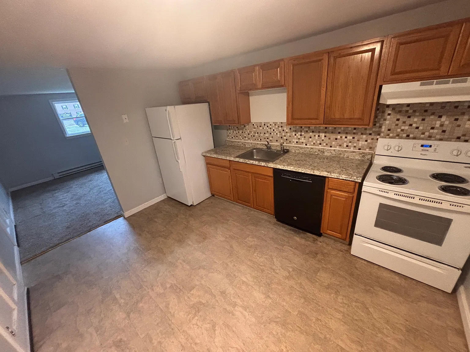 2 bed, 746 sqft, $1,850 — Photo 2