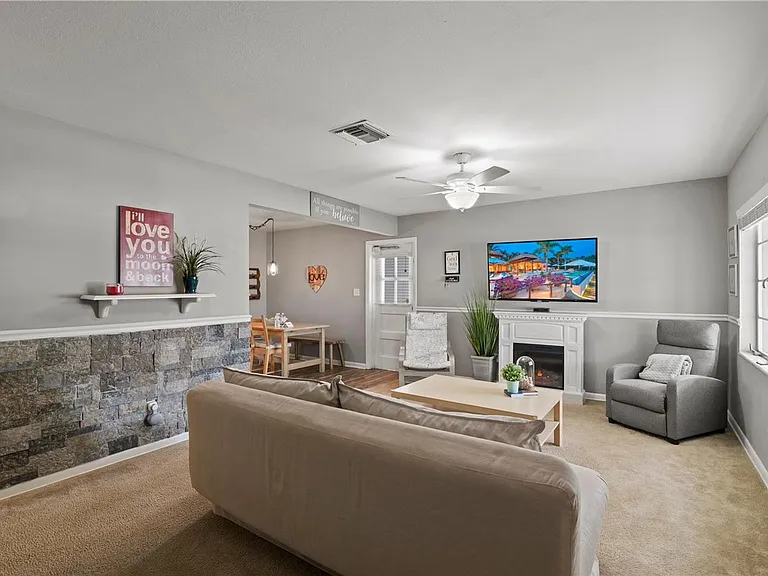 1653 Peruvian Ln — Photo 15