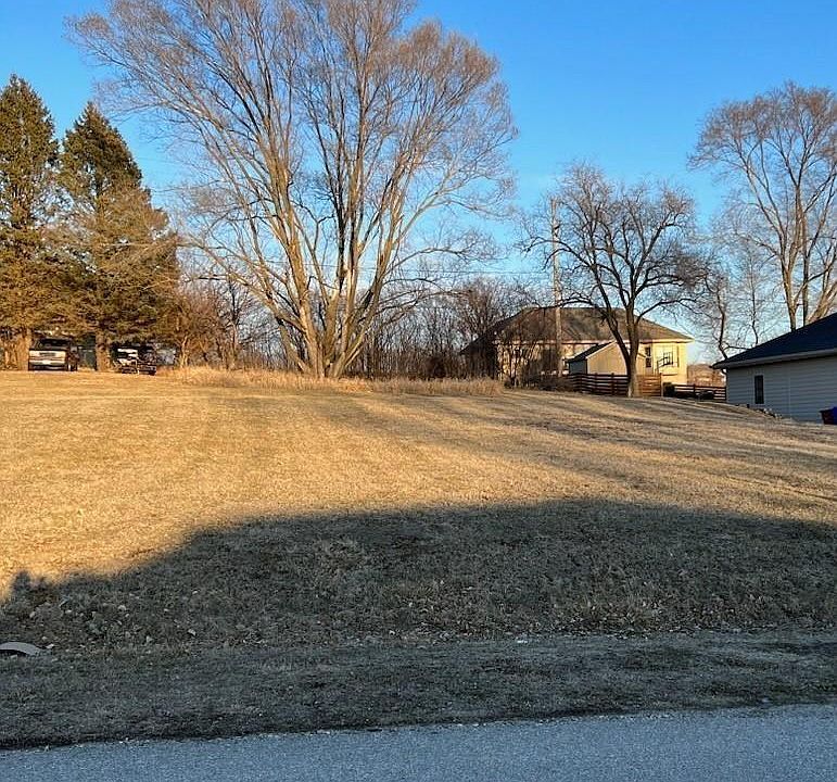 1st image of 1211 Beaver Lake Blvd