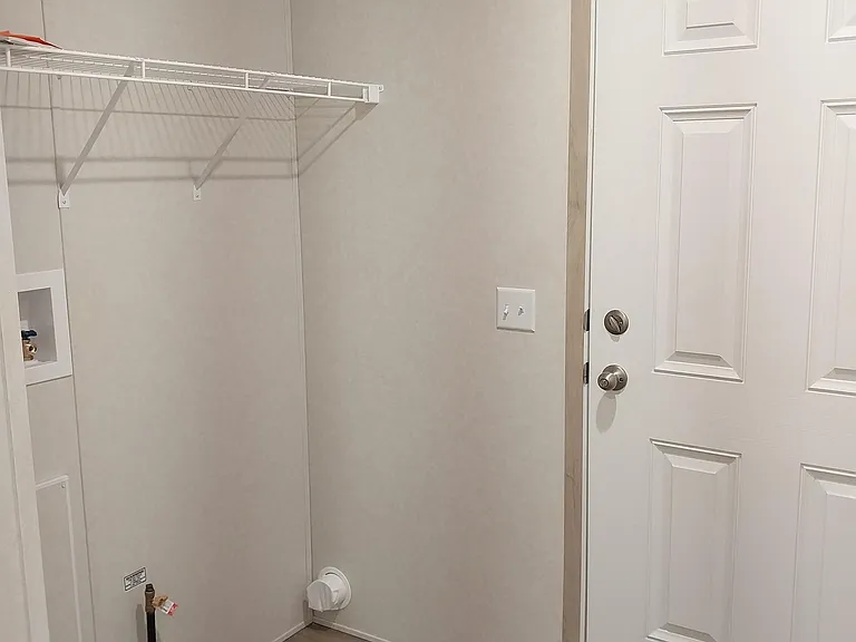 1600 N Willis Dr — Photo 21