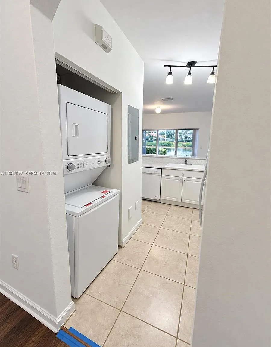 Villas At Carmel Condo No — Photo 2