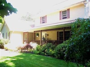 10106 Widgeon Dr, Chagrin Falls, OH 44023