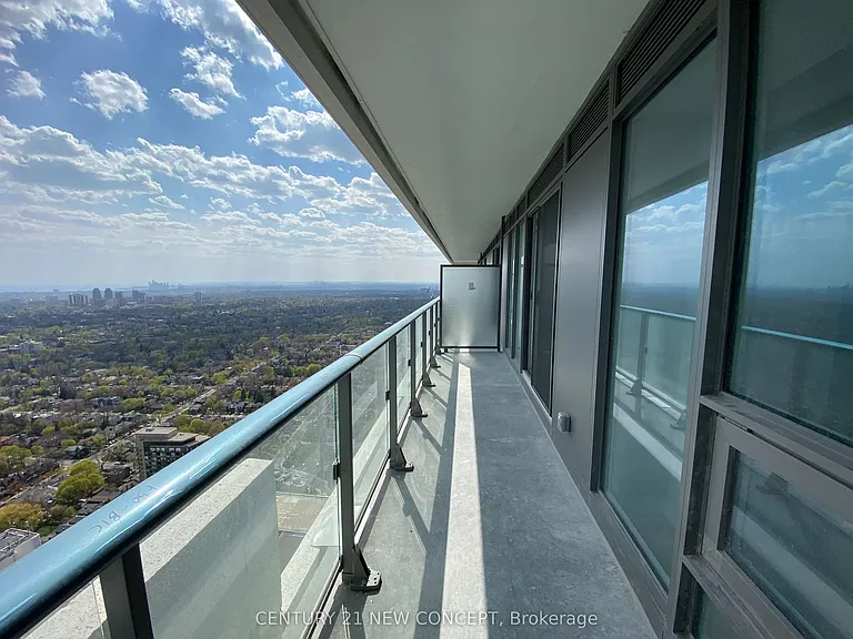 2221 Yonge St #5006 — Photo 24