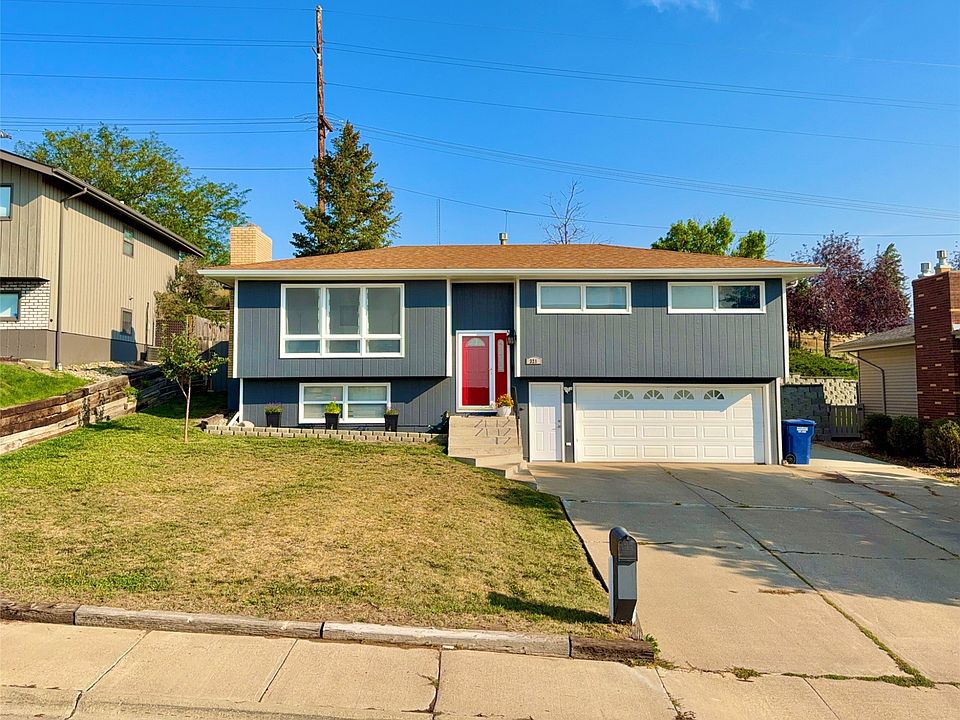 1st image of 321 28th Ave NW