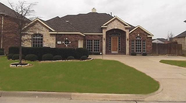 1st image of 2509 Greenbriar Dr