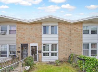 2061 Pine St APT C, Des Plaines, IL 60018