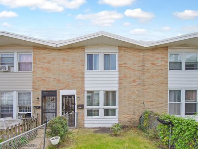 2061 Pine St APT C, Des Plaines, IL, 60018