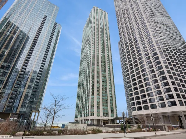 195 N Harbor Dr APT 1008, Chicago, IL 60601