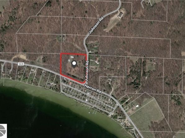 4290 Johnson Rd, Frankfort, MI 49635