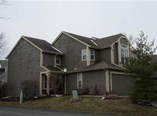 208 Queens Xing, Washington Township, OH 45458