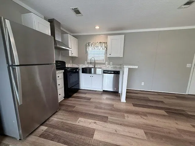 2 bed, 768 sqft, $1,750 — Photo 3