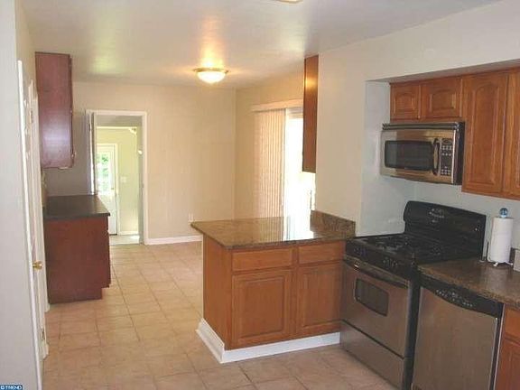 4th image of 10 N Wynwyd Dr