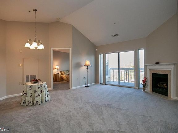 3rd image of 12913 Alton Sq APT 419