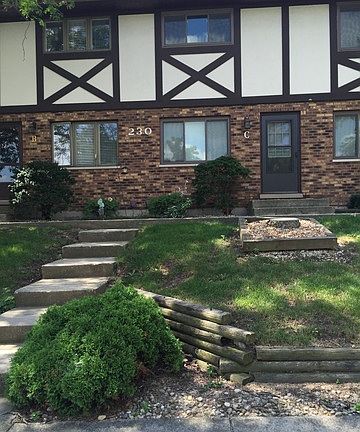 2nd image of 230 Manor Dr Unit B