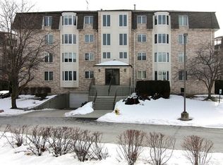 3640 186th St APT 103, Lansing, IL 60438