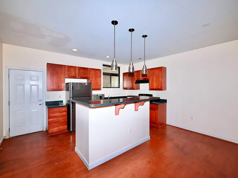 621 N 10th St #1 — Photo 25