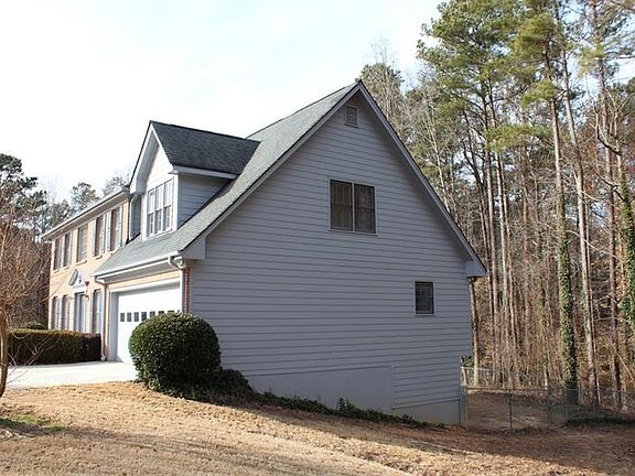3rd image of 3515 Parkwood Hills Ct