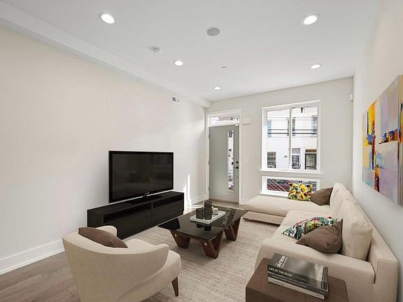 3rd image of 151 E Cumberland St