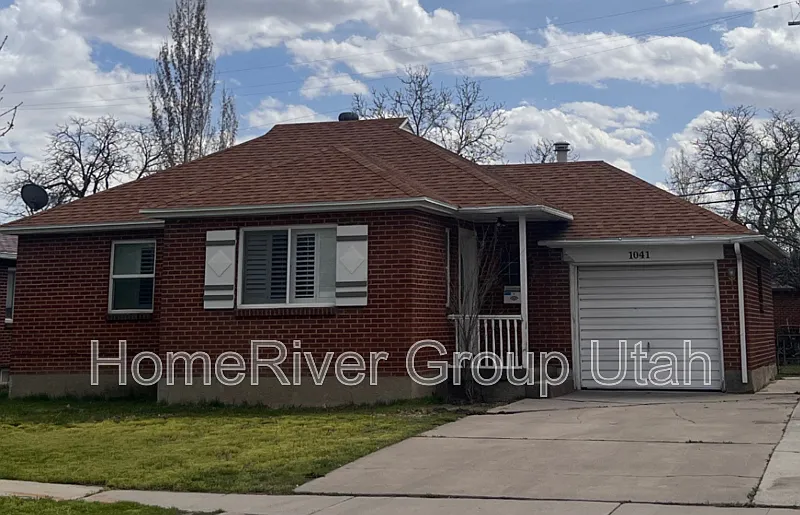 1041 W Rambler Dr