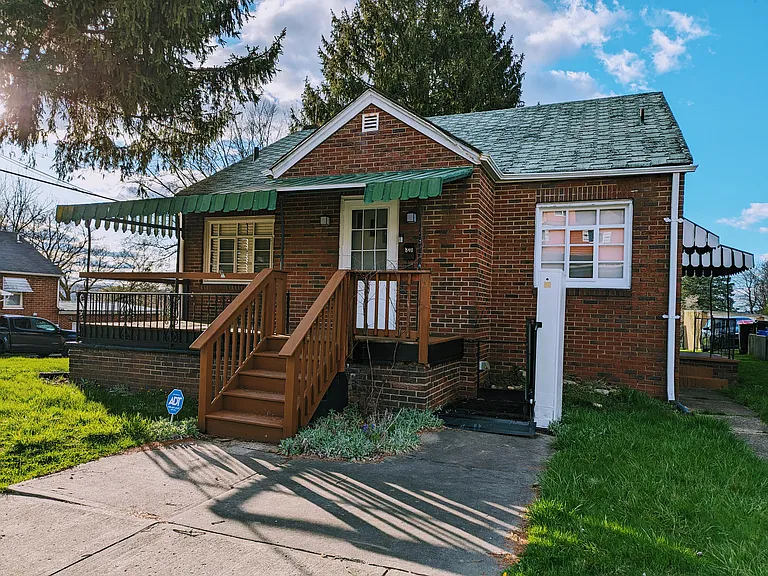 801 Lathrop St — Photo 1