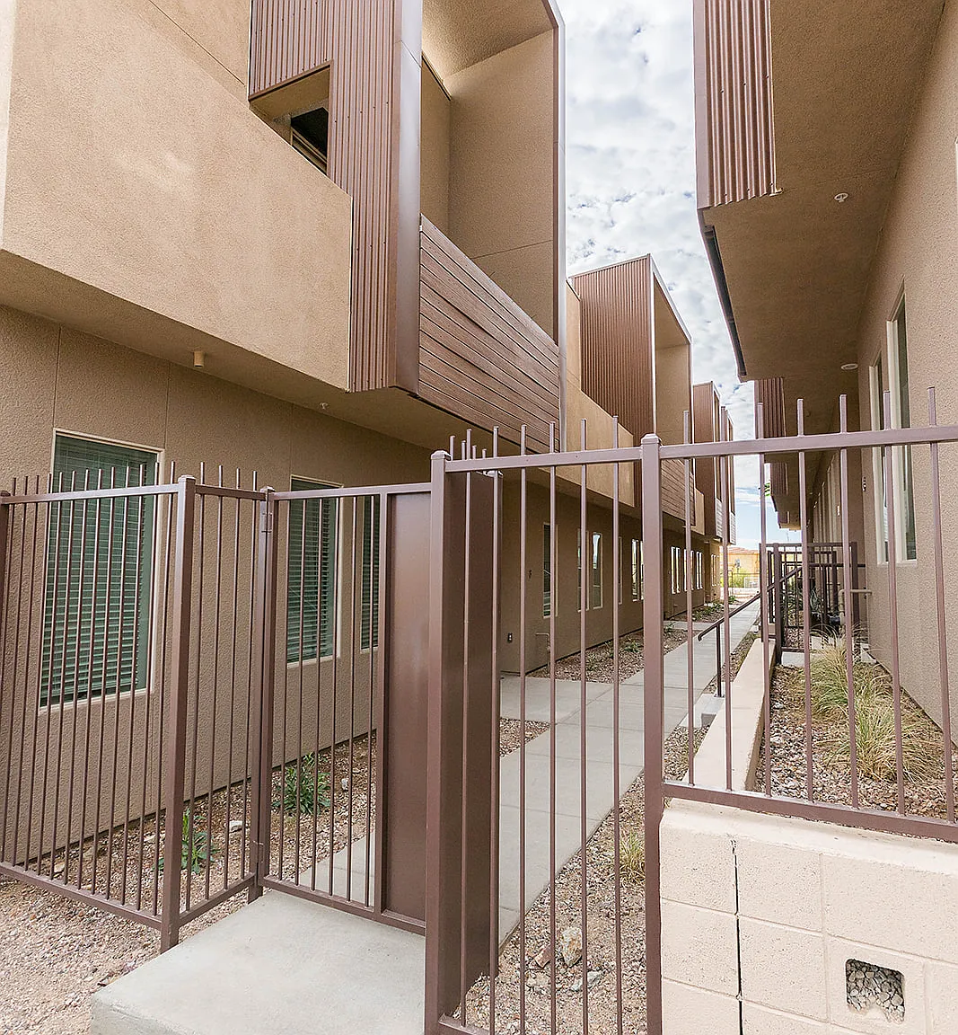 3 bed, 2.5 bath, 1426 sqft, $2,550 — Photo 3