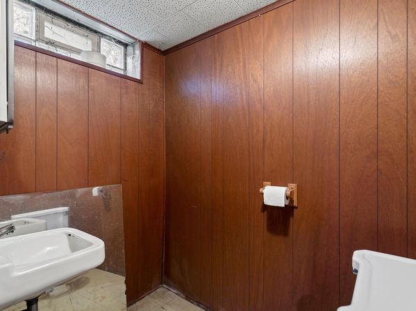24730 Ridgedale St, Oak Park, MI 48237