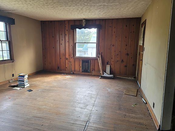 2nd image of 3838 Ivy Ave
