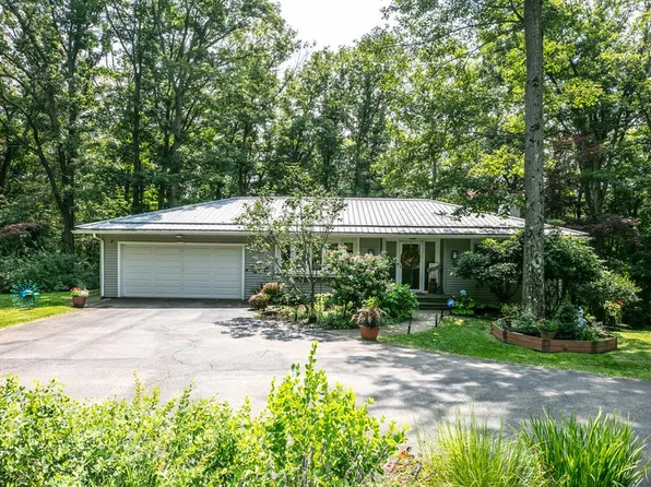 118 W Hill Ter, Painted Post, NY 14870