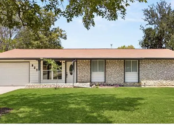 807 Boulder Dr, Universal City, TX 78148