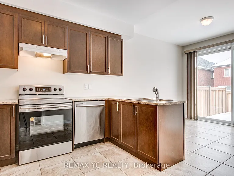 56 Walker Blvd — Photo 12