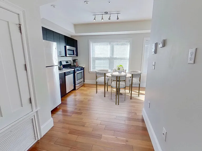 25 Caldwell St #1 — Photo 2