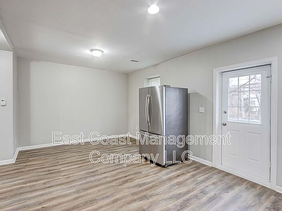 4th image of 2854 Oakley Ave