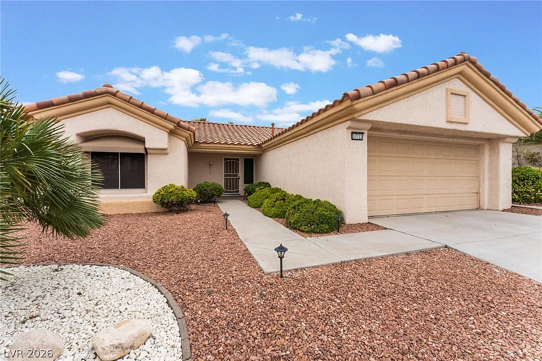 2 bed, 2.0 bath, 1179 sqft, $1,947 — Photo 3