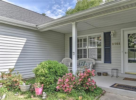 4th image of 2701 Kalmia Ln