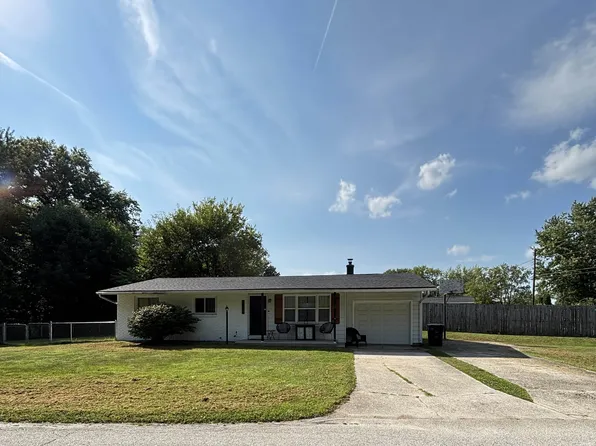 8203 Seward Ln, Fort Wayne, IN 46835