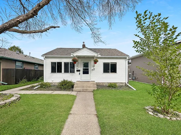 207 Douglas St E, South Saint Paul, MN 55075