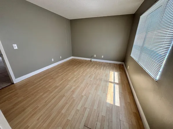 704 NW 103rd Ter #102, Hollywood, FL 33026