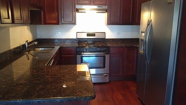2nd image of 720 W 47th St APT 4A